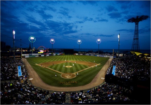 This 2008 game, between the Staten Island Yankees and the Brooklyn Cyclones, was a sellout at KeySpan Park.